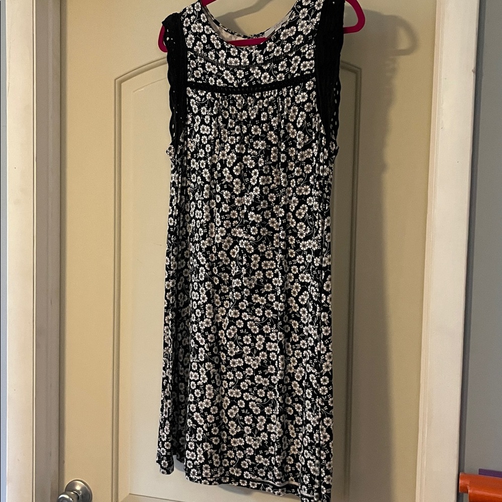 LOFT Black and White Floral Dress